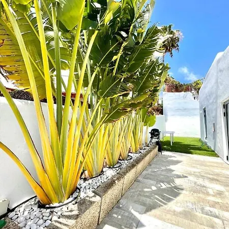 Villa 12 *