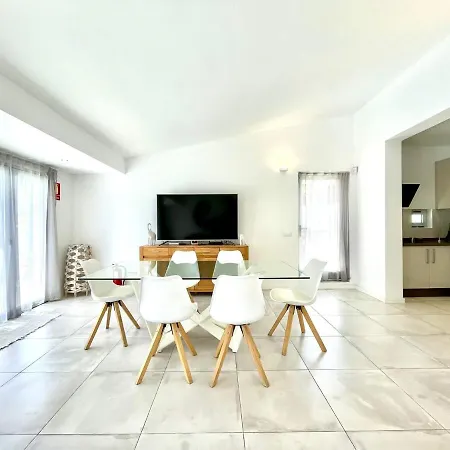 12 Вилла Адехе